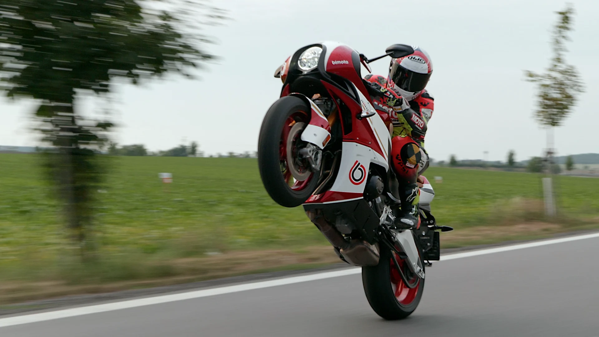 Bimota KB4: pastva pro oči a plno adrenalinu na kanálu 1000 koní