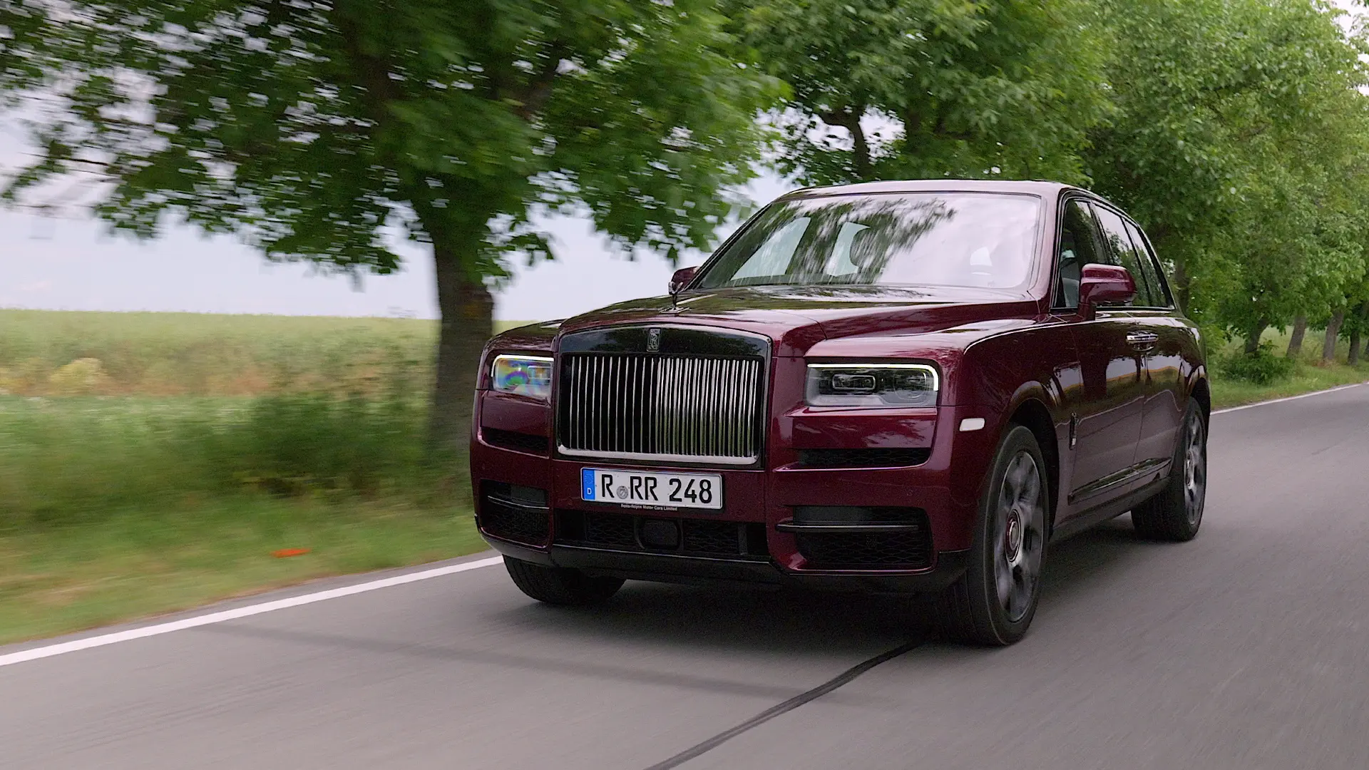 Rolls-Royce Cullinan Black Badge na kanálu 1000 koní