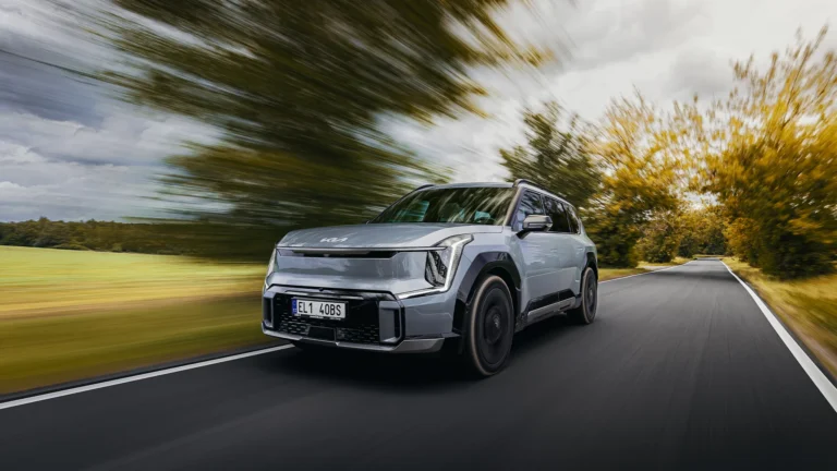 Kia EV9: Jak obstojí čtvrtý plně elektrický model automobilky KIA? na kanálu 1000 koní